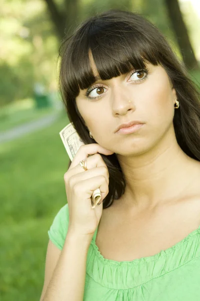 Feminino com dinheiro — Fotografia de Stock