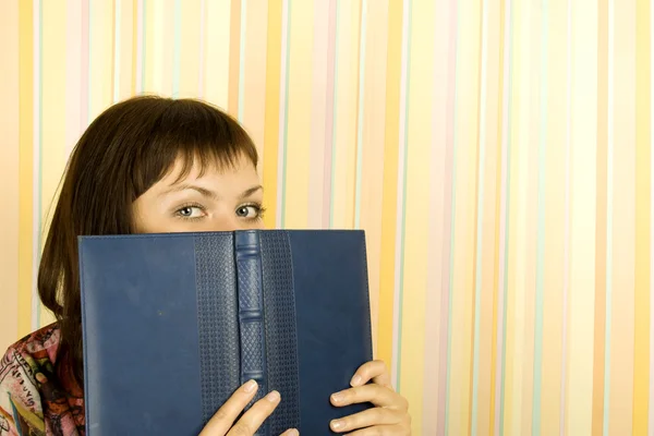 Dívka s notebookem — Stock fotografie