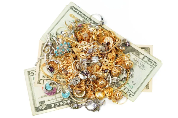 Dinheiro e jóias de ouro — Fotografia de Stock