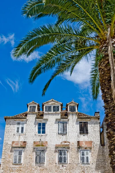 Mediterranean architecture in city of Trogir — Stock Photo, Image