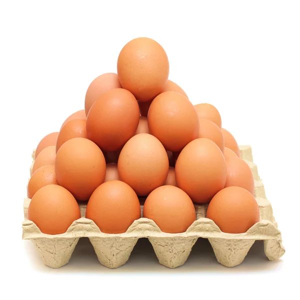 Пирамида коричневых яиц — стоковое фото