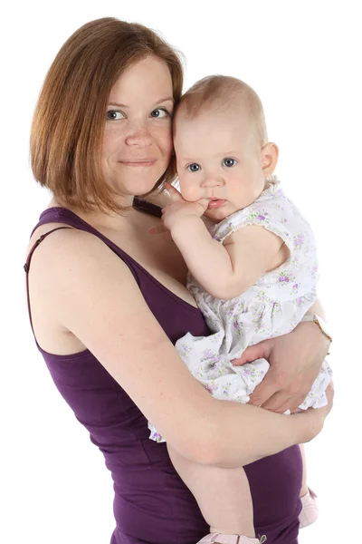 母親と赤ちゃんを抱いてと笑みを浮かべて — ストック写真