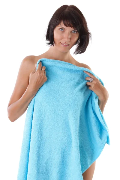 Ritratto di bella donna sexy con asciugamano blu prima del trea spa — Foto Stock