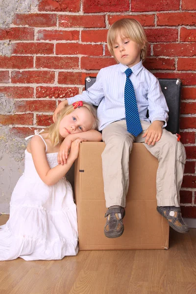 Young couple moving house — Stock Photo, Image