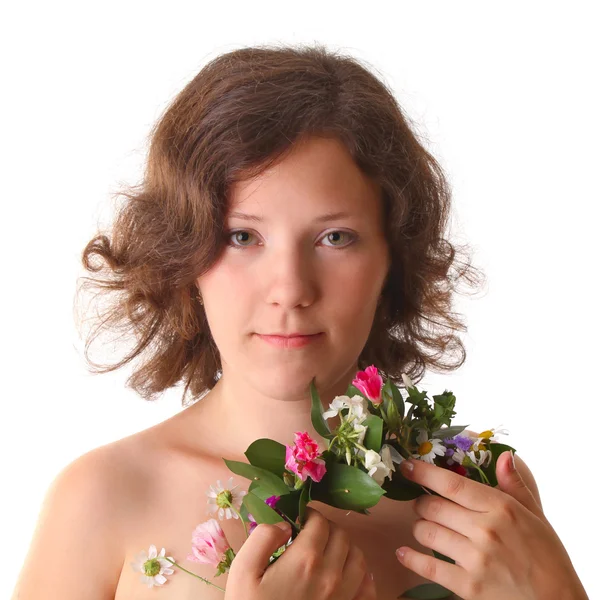 Menina bonita com flores naturais — Fotografia de Stock