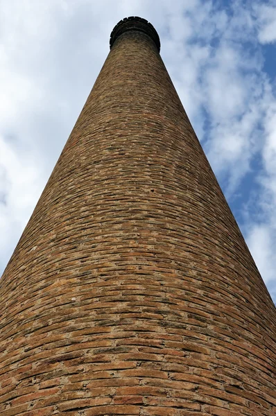 산업용 벽돌 굴뚝 — 스톡 사진
