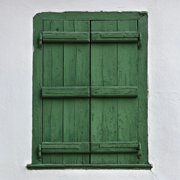 Fensterladen aus Holz — Stockfoto