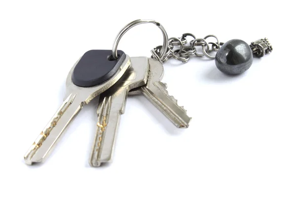 Bando de chaves isoladas em branco — Fotografia de Stock