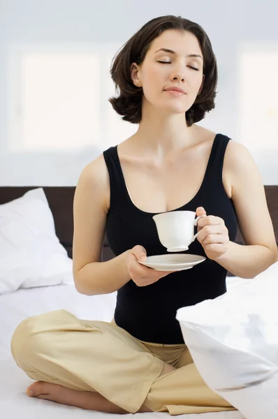 Kaffee im Bett — Stockfoto