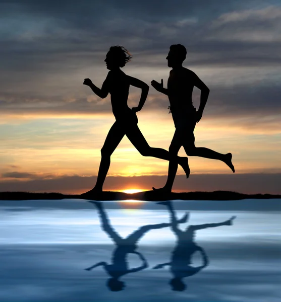 Correndo durante o pôr do sol — Fotografia de Stock
