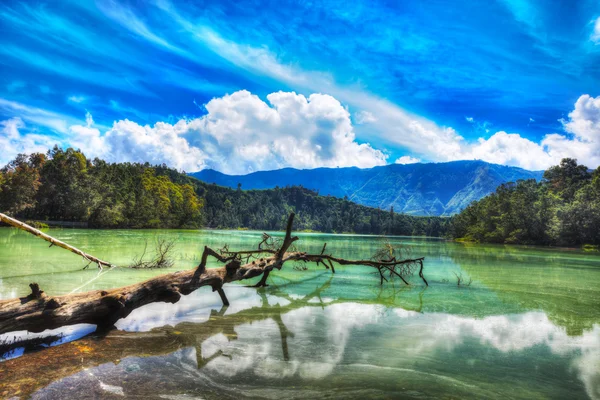 Telaga warna Gölü — Stok fotoğraf