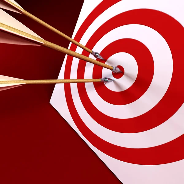 Arrows in the centre of tagret — Stock Photo, Image