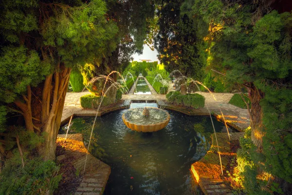 Alhambra ogród, granada, Hiszpania — Zdjęcie stockowe
