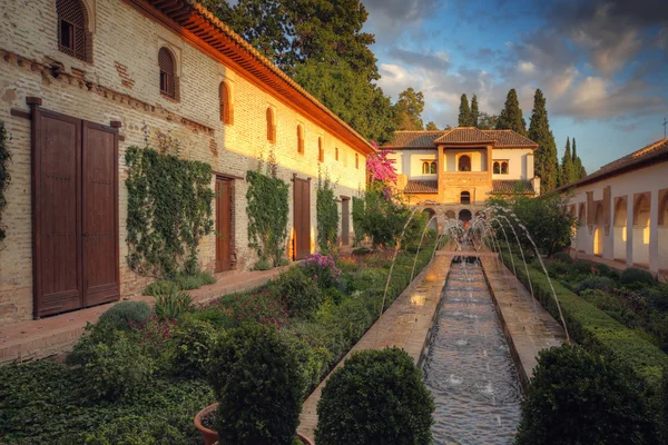 Alhambra patio, Granada, Espanha — Fotografia de Stock