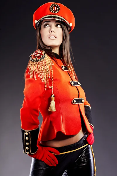 Sexy modelo vestindo uniforme glamour — Fotografia de Stock