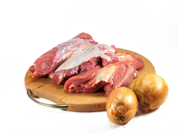 Carne crua vermelha e cebola — Fotografia de Stock