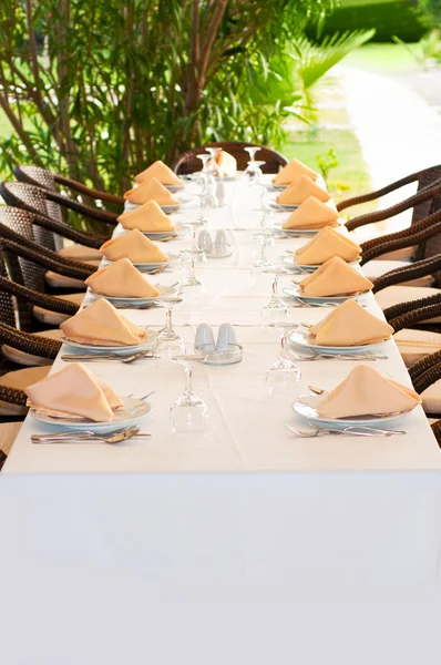 Configuração de mesa fina branca — Fotografia de Stock