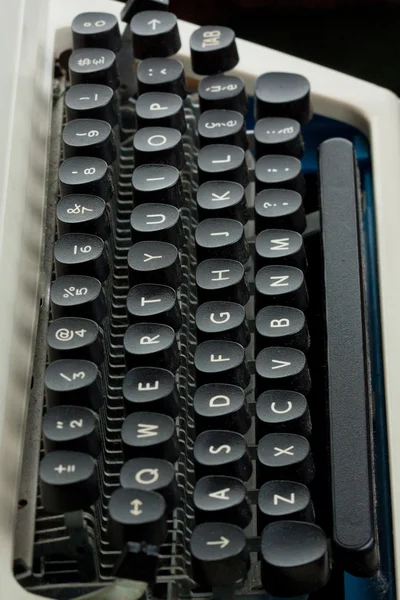 Стара друкарська машинка клавіатура — стокове фото