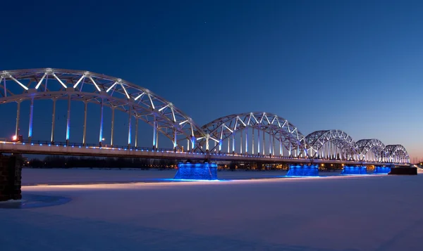 Puente ferroviario por la noche —  Fotos de Stock