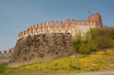 çiçekli Kalesi