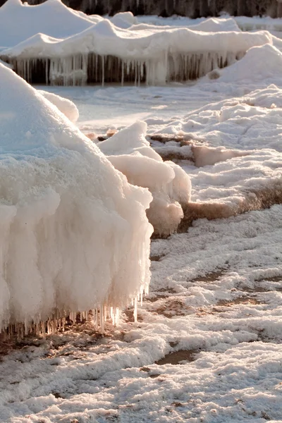 Icículos en invierno — Foto de Stock