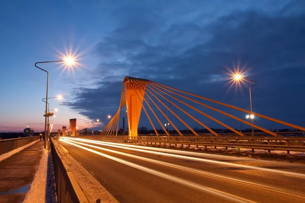 Kabel bridge på kvällen — Stockfoto