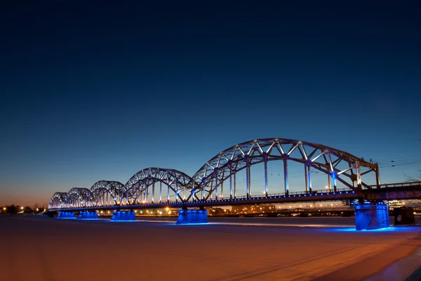 Eisenbahnbrücke bei Nacht — Stockfoto