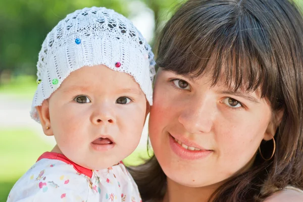 Mother with baby daughter — Stock Photo, Image