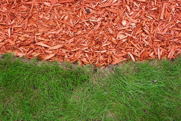 Gras en mulch — Stockfoto