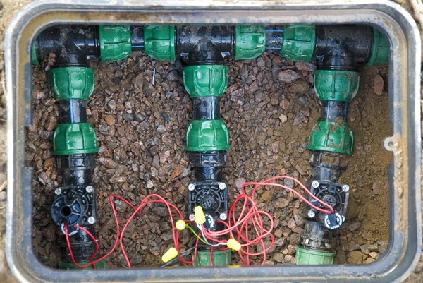 Elettrovalvole a pettine di irrigazione automatica — Foto Stock