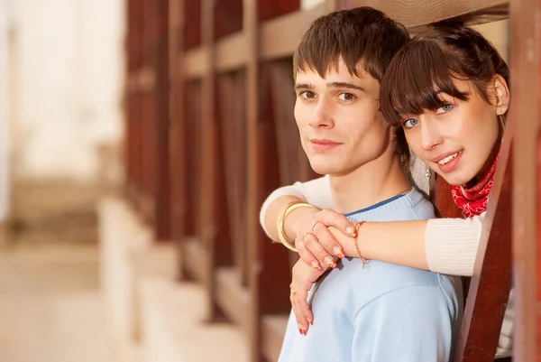 An attractive young woman and boyfiend — Stock Photo, Image