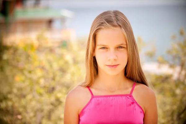 Retrato de menina-adolescente — Fotografia de Stock
