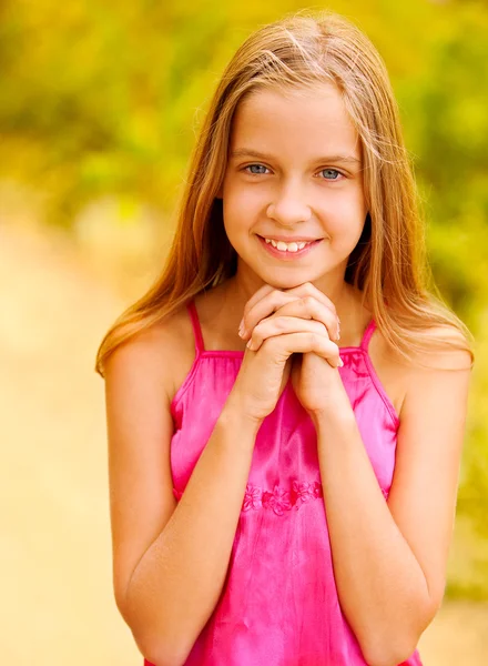 Retrato de menina-adolescente — Fotografia de Stock