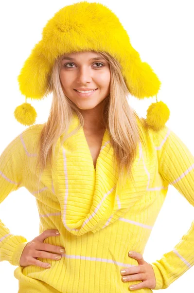 黄色の毛皮の帽子、セーターの女の子 — ストック写真