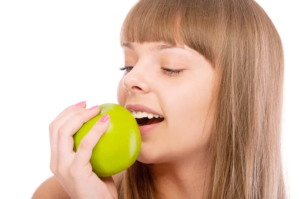 Hermosa mujer sosteniendo manzana — Foto de Stock