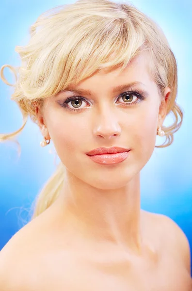 Portret urocza blondynka — Zdjęcie stockowe