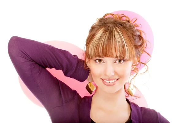 Очаровательная улыбающаяся девушка с воздушными шарами — стоковое фото