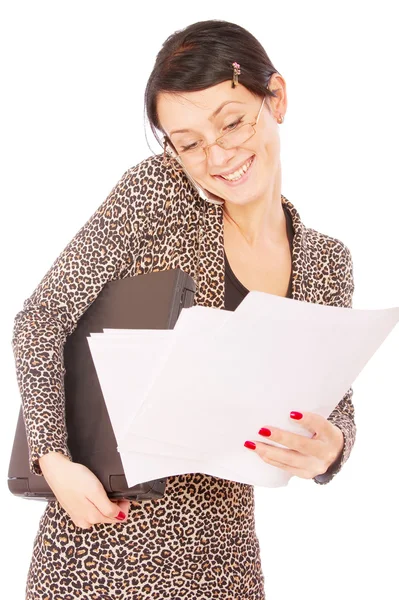 Femme d'affaires avec ordinateur portable, documents et téléphone portable — Photo