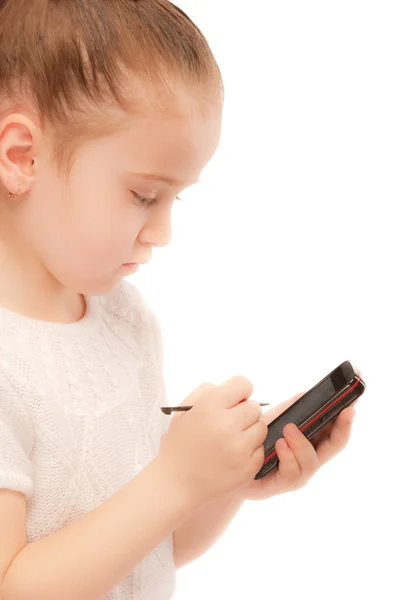 Красивый дошкольный ребенок со смартфоном — стоковое фото