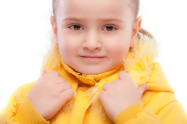 Retrato de criança pré-escolar bonita na jaqueta de inverno — Fotografia de Stock