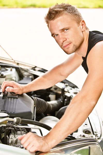 Motor mecánico de reparaciones de coches — Foto de Stock