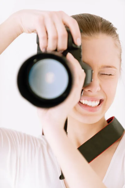Flicka med spegel kamera — Stockfoto