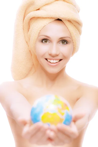 Mujer agraciada estira globo —  Fotos de Stock
