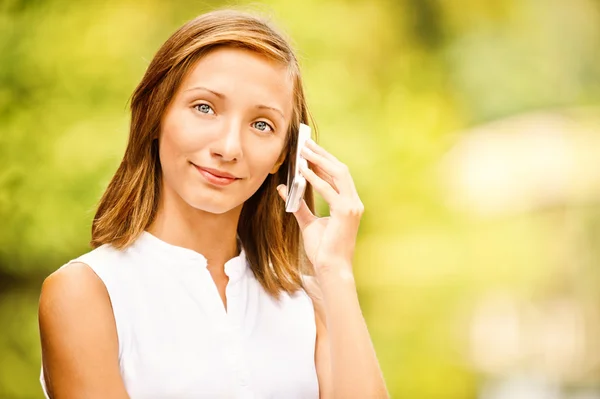 Portrait of beautiful girl with phone — Stock Photo, Image