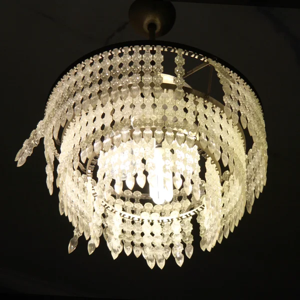 Antigua lámpara de araña — Foto de Stock