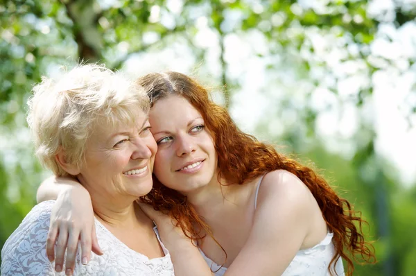 Daughters - mothers — Stock Photo, Image