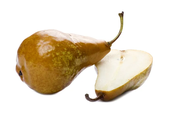 Сладкая груша на белом макро — стоковое фото