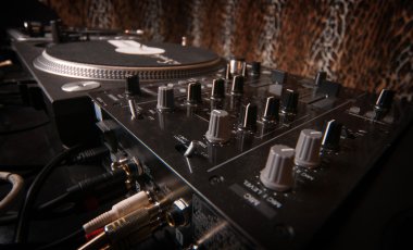 Dj decks and mixer clipart