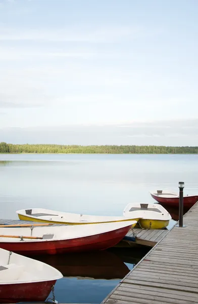 Barcos en el lago — Foto de Stock