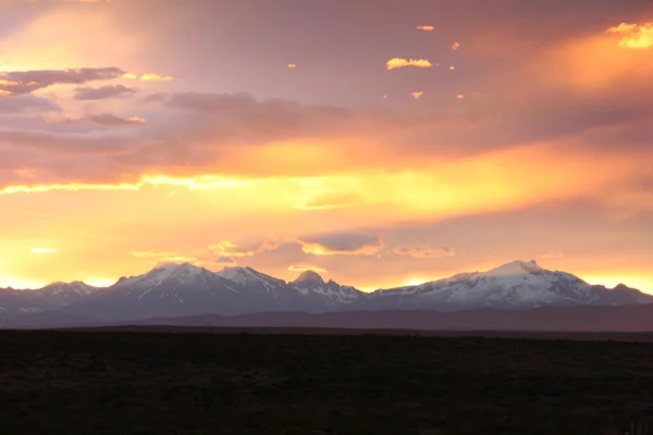 Západ slunce nad andes horské pásmo argentina — Stock fotografie